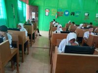 MTsN 13 Tanah Datar Gelar  Ujian Madrasah Perdana Memakai Aplikasi E-Learning