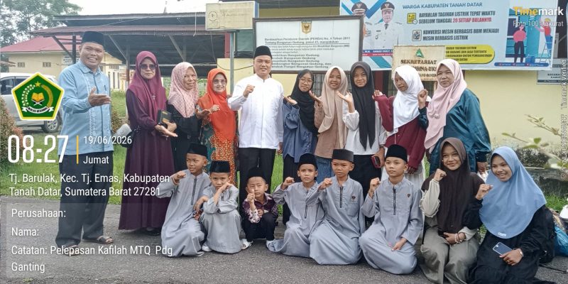 Pelepasan Khafilah MTQ Kecamatan Padang Ganting di Depan Kantor Camat