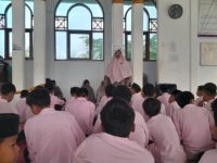 Tingkatkan Religiusitas dan Pemahaman Ibadah, MTsN 13 Tanah Datar Gelar Muhadarah Rutin dan Pemantapan Bacaan Shalat