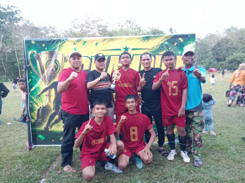 Tim Sepak Bola MTsN 13 Tanah Datar meraih kemenangan
