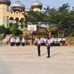 Tingkatkan Disiplin Jelang Full Day School, Kelas 9B Sukses Jadi Pelaksana Upacara Bendera di MTsN 13 Tanah Datar