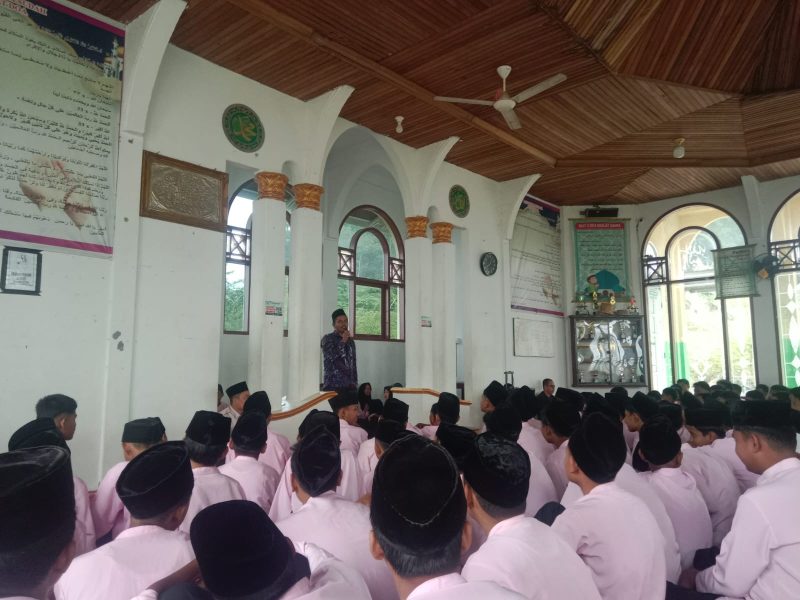 Awali Jumat Berkah, MTsN 13 Tanah Datar Gelar Sholat Dhuha, Muhadharah Kelas 8C, hingga Kokurikuler Keagamaan