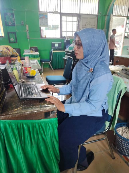 Guru MTsN 13 Tanah Datar Ikuti Ujian AKGTK Tahun 2026