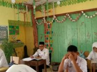 Tingkatkan Mutu Pembelajaran, Kepala MTsN 13 Tanah Datar Laksanakan Kegiatan Supervisi Guru
