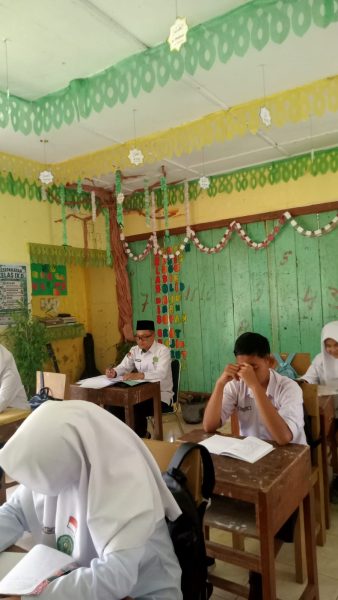 Tingkatkan Mutu Pembelajaran, Kepala MTsN 13 Tanah Datar Laksanakan Kegiatan Supervisi Guru